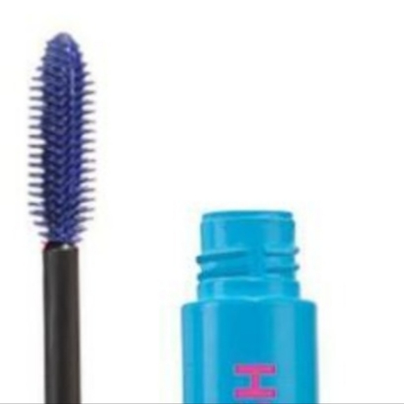 Electric Blue mascara - Picture 2 of 2